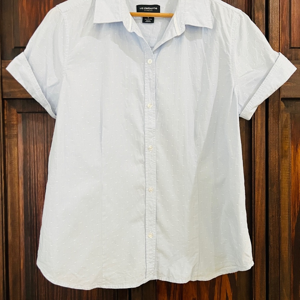 Liz Claiborne button up blue medium‎